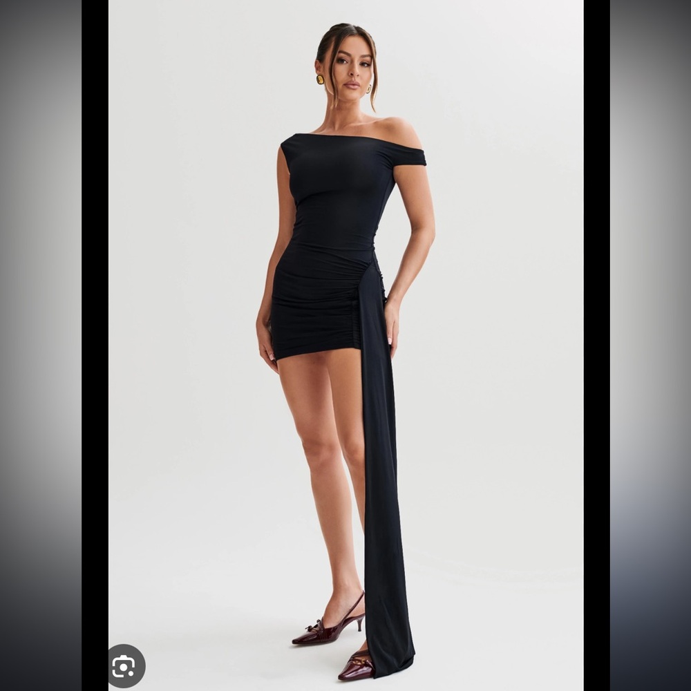 Kiera Slinky Off Shoulder Mini Dress - Black